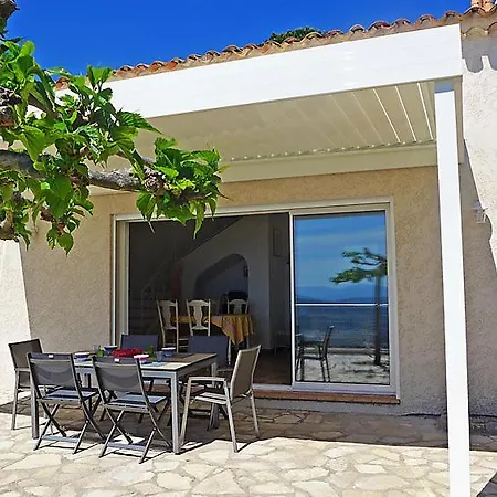 Saint-peire-sur-mer Sleeps 6 Pool Air Con